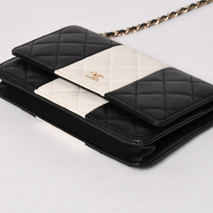 極美品 CHANEL シャネル チェーンウォレット ショルダーバッグ ランダム番台 ココマーク ラムスキン キルティング ブラック ホワイト 中古 4a002839