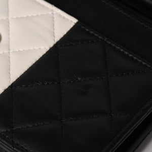 極美品 CHANEL シャネル チェーンウォレット ショルダーバッグ ランダム番台 ココマーク ラムスキン キルティング ブラック ホワイト 中古 4a002839