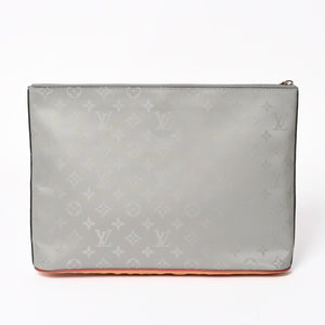 極美品 LOUIS VUITTON ルイヴィトン クラッチバッグ ポシェットコスモス モノグラムチタニウム M63240 グレー 中古 4a002803