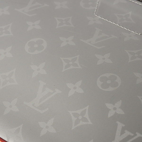 極美品 LOUIS VUITTON ルイヴィトン クラッチバッグ ポシェットコスモス モノグラムチタニウム M63240 グレー 中古 4a002803