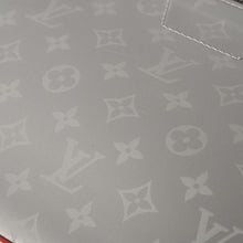 画像をギャラリービューアに読み込む, 極美品 LOUIS VUITTON ルイヴィトン クラッチバッグ ポシェットコスモス モノグラムチタニウム M63240 グレー 中古 4a002803