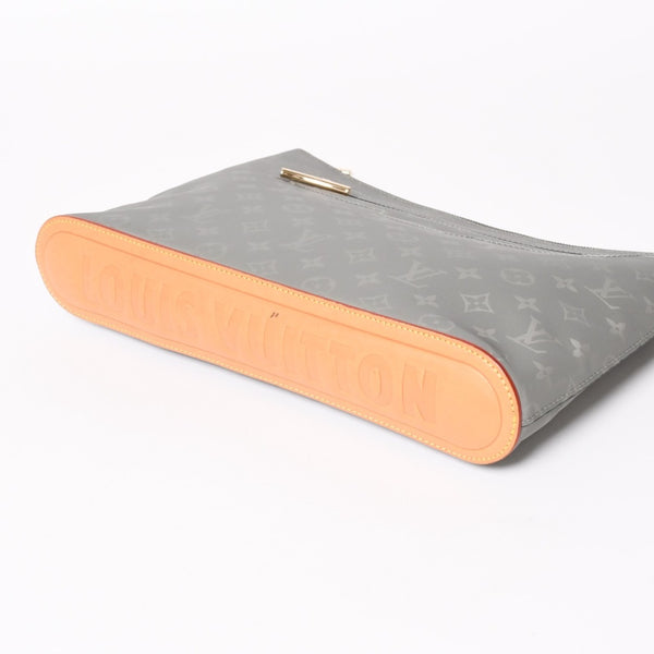 極美品 LOUIS VUITTON ルイヴィトン クラッチバッグ ポシェットコスモス モノグラムチタニウム M63240 グレー 中古 4a002803