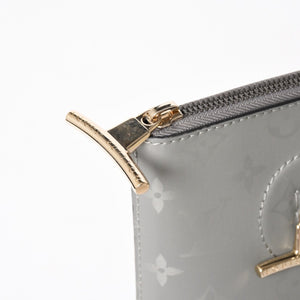極美品 LOUIS VUITTON ルイヴィトン クラッチバッグ ポシェットコスモス モノグラムチタニウム M63240 グレー 中古 4a002803