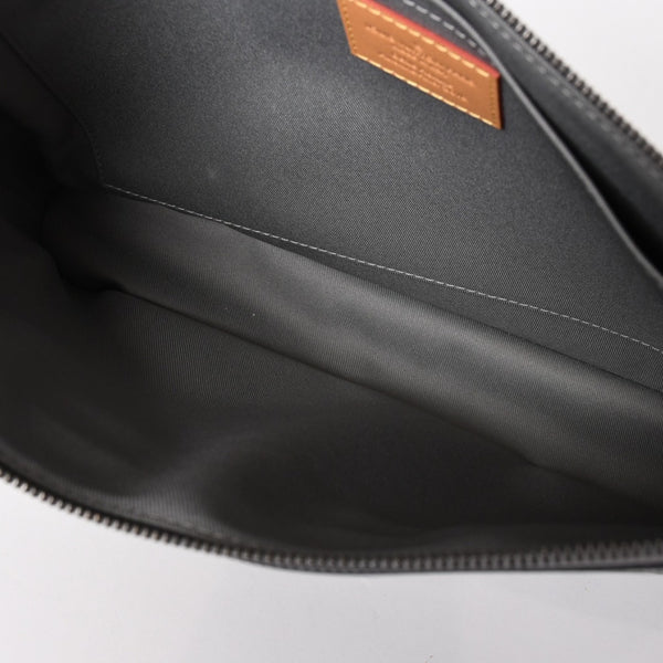 極美品 LOUIS VUITTON ルイヴィトン クラッチバッグ ポシェットコスモス モノグラムチタニウム M63240 グレー 中古 4a002803