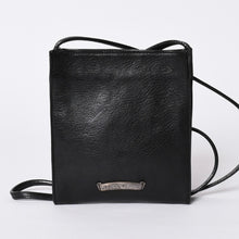 画像をギャラリービューアに読み込む, 極美品 CHROME HEARTS クロムハーツ スクエアポケット 3セメタリークロスパッチ ショルダーバッグ ブラック シルバー金具 中古 4a001763
