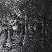 画像をギャラリービューアに読み込む, 極美品 CHROME HEARTS クロムハーツ スクエアポケット 3セメタリークロスパッチ ショルダーバッグ ブラック シルバー金具 中古 4a001763