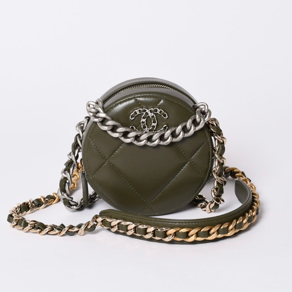 新品未使用 CHANEL シャネル ショルダーバッグ チェーン 19 ココマーク ラムスキン ラウンド型 カーキ ゴールド金具 中古 4a001634