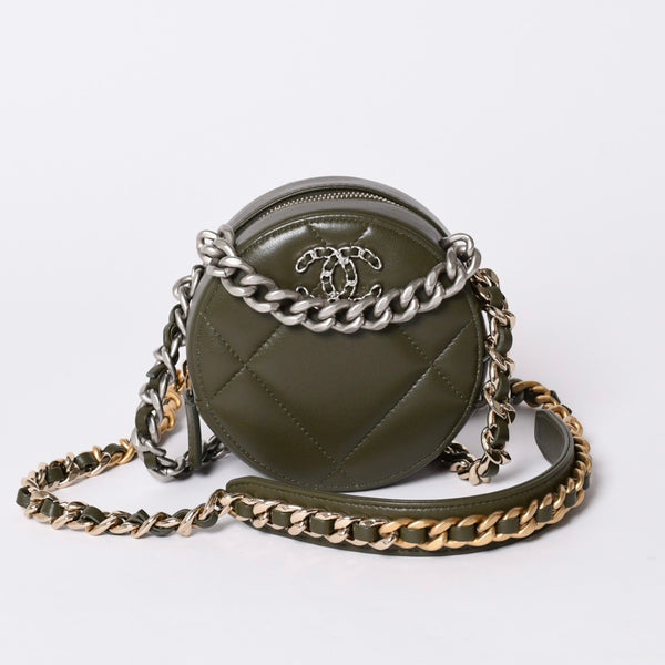 New and unused CHANEL shoulder bag chain 19 here mark lambskin round type khaki gold hardware used 4a001634