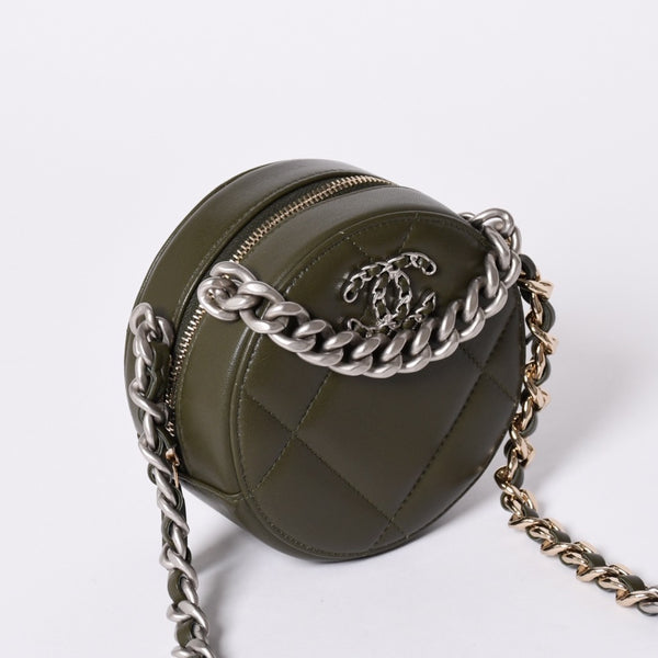 New and unused CHANEL shoulder bag chain 19 here mark lambskin round type khaki gold hardware used 4a001634