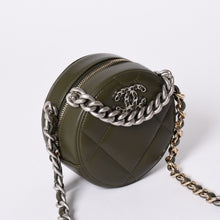 画像をギャラリービューアに読み込む, 新品未使用 CHANEL シャネル ショルダーバッグ チェーン 19 ココマーク ラムスキン ラウンド型 カーキ ゴールド金具 中古 4a001634