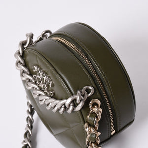 New and unused CHANEL shoulder bag chain 19 here mark lambskin round type khaki gold hardware used 4a001634