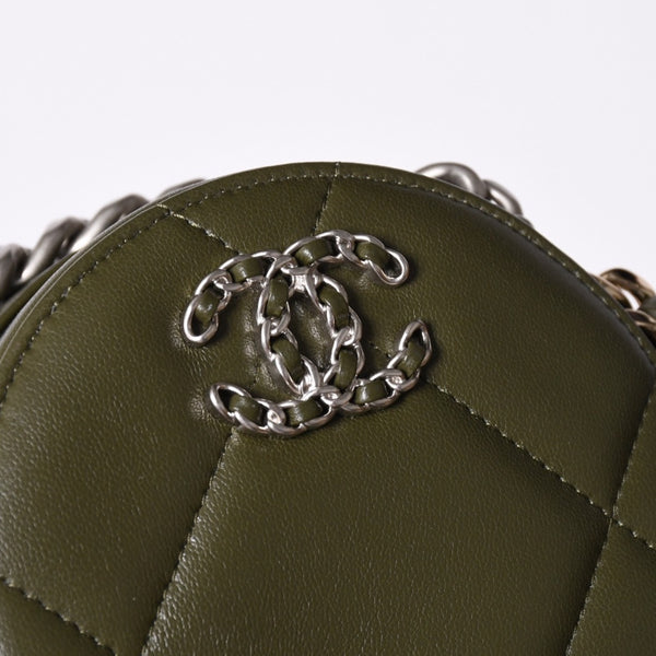New and unused CHANEL shoulder bag chain 19 here mark lambskin round type khaki gold hardware used 4a001634