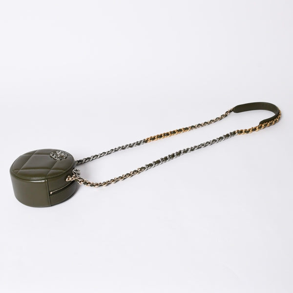 New and unused CHANEL shoulder bag chain 19 here mark lambskin round type khaki gold hardware used 4a001634