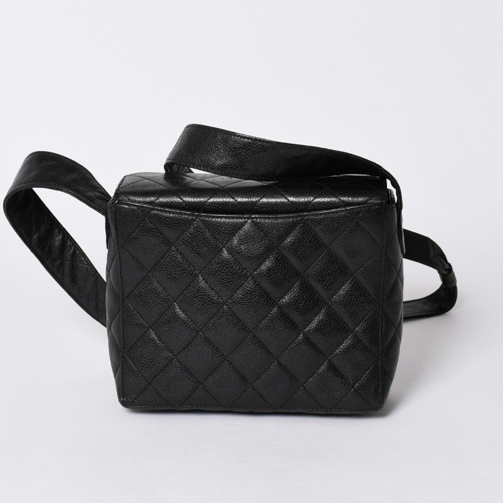 CHANEL シャネル ショルダーバッグ 4番台 ココマーク キャビアスキン ブラック キルティング ゴールド金具 イタリア製 美品 中古 4a001441