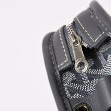 Load image into Gallery viewer, 極美品 GOYARD ゴヤール ヘリンボーン ジュバンスMM クラッチバッグ グレー JOUVENMMLTY51CL51P 中古 4a004391