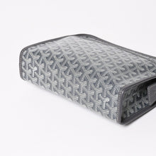 Load image into Gallery viewer, 極美品 GOYARD ゴヤール ヘリンボーン ジュバンスMM クラッチバッグ グレー JOUVENMMLTY51CL51P 中古 4a004391