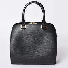 Very good condition LOUIS VUITTON Epi Pont Neuf handbag M52052 Epi leather black gold hardware used 4a001684