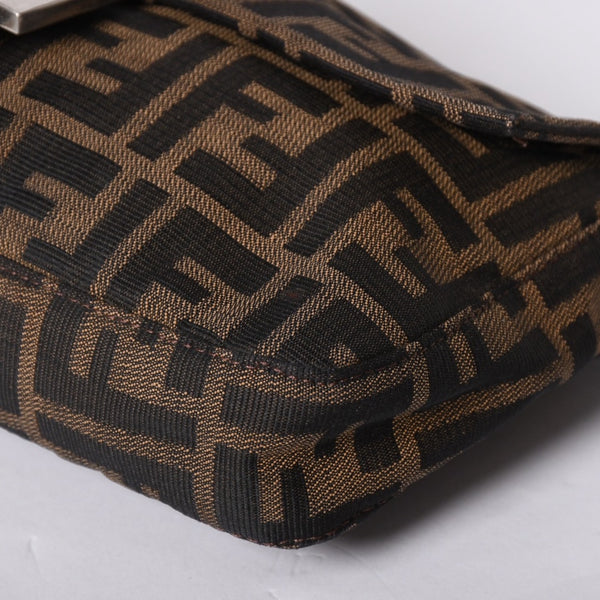 FENDI フェンディ マンマバケット ワンショルダーバッグ 26424 ブラウン ズッカ柄 総柄 シルバー金具 美品 中古 4a001693