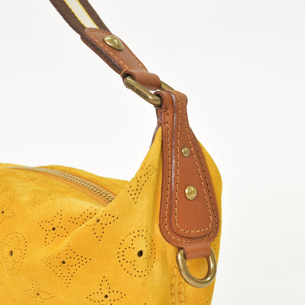 新品同様 LOUIS VUITTON ルイヴィトン ハンドバッグ オナタPM モノグラムスエード イエロー モノグラムマヒナ M95121 スエード 中古 4a001702