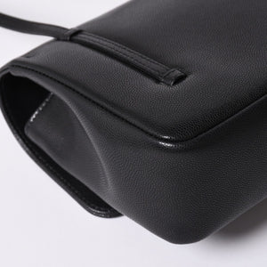 New and unused CHANEL 26SS Small Flap Bag Black Jenny's favorite Small flap bag Black Gold hardware Used 4a001715