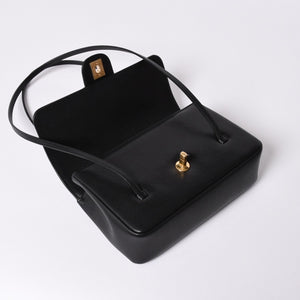 New and unused CHANEL 26SS Small Flap Bag Black Jenny's favorite Small flap bag Black Gold hardware Used 4a001715