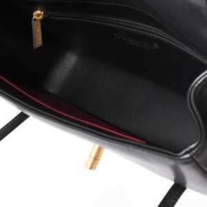 New and unused CHANEL 26SS Small Flap Bag Black Jenny's favorite Small flap bag Black Gold hardware Used 4a001715