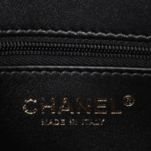 New and unused CHANEL 26SS Small Flap Bag Black Jenny's favorite Small flap bag Black Gold hardware Used 4a001715