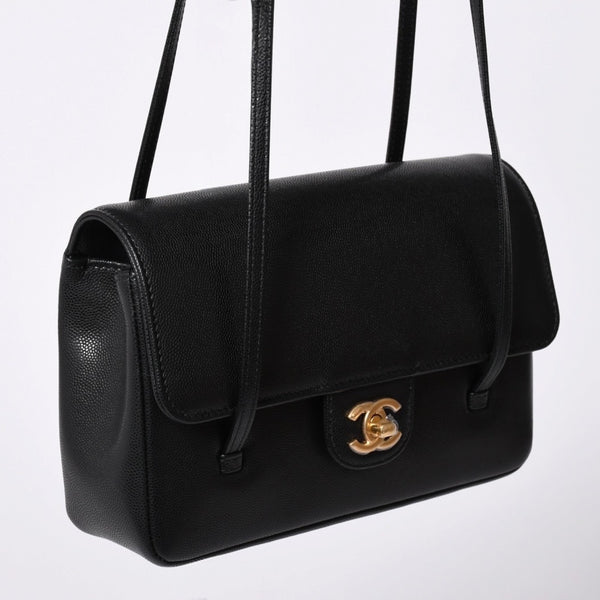 New and unused CHANEL 26SS Small Flap Bag Black Jenny's favorite Small flap bag Black Gold hardware Used 4a001715
