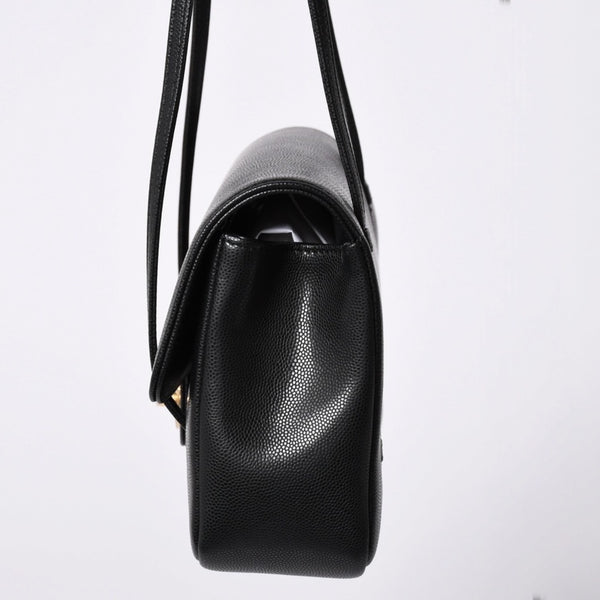 New and unused CHANEL 26SS Small Flap Bag Black Jenny's favorite Small flap bag Black Gold hardware Used 4a001715