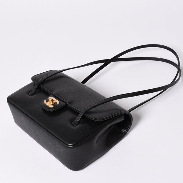 New and unused CHANEL 26SS Small Flap Bag Black Jenny's favorite Small flap bag Black Gold hardware Used 4a001715