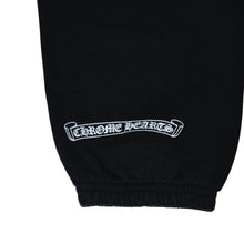 画像をギャラリービューアに読み込む, 極美品 CHROME HEARTS クロムハーツ セメタリークロススウェットパンツ SW ブラック 黒 ジョガーパンツ Mサイズ 美品 中古 4a001733
