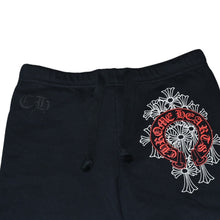 画像をギャラリービューアに読み込む, 極美品 CHROME HEARTS クロムハーツ セメタリークロススウェットパンツ SW ブラック 黒 ジョガーパンツ Mサイズ 美品 中古 4a001733