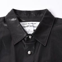 画像をギャラリービューアに読み込む, 新品同様 COMME des GARCONS × CHROMEHEARTS コムデギャルソン クロムハーツ レザー 半袖シャツ サイズS 中古 4a001735