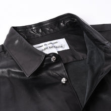 画像をギャラリービューアに読み込む, 新品同様 COMME des GARCONS × CHROMEHEARTS コムデギャルソン クロムハーツ レザー 半袖シャツ サイズS 中古 4a001735