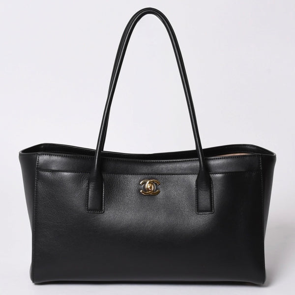 New and unused CHANEL SMALL SHOPPING BAG Small Shopping Bag Tote Bag AS6243 Random Number Coco Mark Used 4a001769