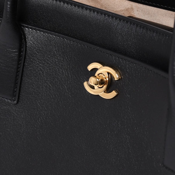 New and unused CHANEL SMALL SHOPPING BAG Small Shopping Bag Tote Bag AS6243 Random Number Coco Mark Used 4a001769