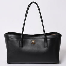 画像をギャラリービューアに読み込む, 新品未使用 CHANEL シャネル SMALL SHOPPING BAG スモール ショッピングバッグ トートバッグ AS6243 ランダム番台 ココマーク 中古 4a001769