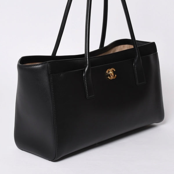 New and unused CHANEL SMALL SHOPPING BAG Small Shopping Bag Tote Bag AS6243 Random Number Coco Mark Used 4a001769