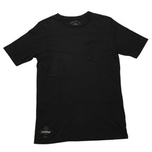 画像をギャラリービューアに読み込む, CHROME HEARTS クロムハーツ ポケット付きTシャツ クロスレザーパッチ シルバー金具 ブラック CHプラス スクロールラベル 美品 中古 4a001885
