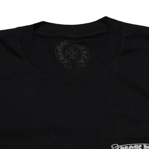 新品未使用 CHROME HEARTS クロムハーツ スクロールロゴTシャツ ブラック 黒 ポケットTシャツ 半袖Tシャツ 中古 4a001880