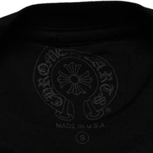 画像をギャラリービューアに読み込む, 新品未使用 CHROME HEARTS クロムハーツ スクロールロゴTシャツ ブラック 黒 ポケットTシャツ 半袖Tシャツ 中古 4a001880