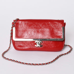 Very good condition CHANEL No. 11 Chain Shoulder Bag Red Silver hardware Silver Used 4a001912