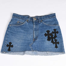画像をギャラリービューアに読み込む, 新品未使用 CHROME HEARTS クロムハーツ × Levi's リーバイス セメタリークロスパッチ デニムミニスカート サイズ25 11パッチ 中古 4a002040