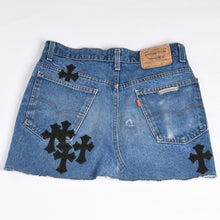 画像をギャラリービューアに読み込む, 新品未使用 CHROME HEARTS クロムハーツ × Levi's リーバイス セメタリークロスパッチ デニムミニスカート サイズ25 11パッチ 中古 4a002040