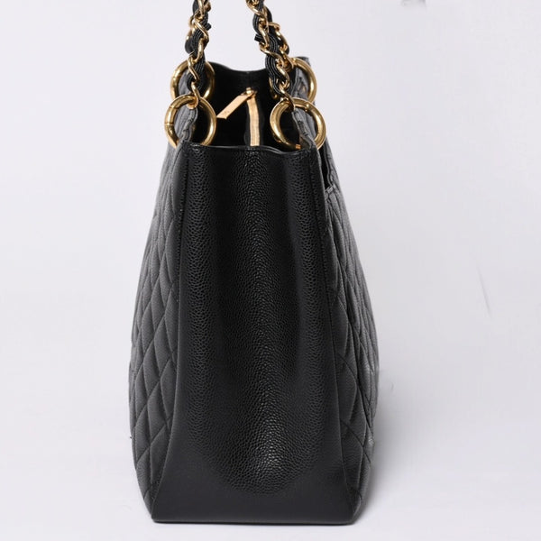 Very Good Condition CHANEL GST Caviar Skin Matelasse Chain Tote Bag No. 18 Shoulder Bag Black Gold Hardware Used 4a001924