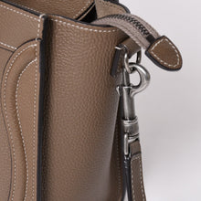 Load image into Gallery viewer, 極美品 CELINE セリーヌ ハンドバッグ ショルダーバッグ 2way ラゲージナノショッパー カーフスキン メタルブラック金具 スリ ベージュ 中古 4a002846
