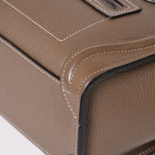 Load image into Gallery viewer, 極美品 CELINE セリーヌ ハンドバッグ ショルダーバッグ 2way ラゲージナノショッパー カーフスキン メタルブラック金具 スリ ベージュ 中古 4a002846