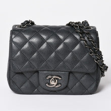 Load image into Gallery viewer, 極美品 CHANEL シャネル ミニマトラッセ16 Sフラップ Sチェーンショルダーバッグ 20番台 ココマーク キャビアスキン シルバー金具 中古 4b011818