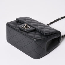 Load image into Gallery viewer, 極美品 CHANEL シャネル ミニマトラッセ16 Sフラップ Sチェーンショルダーバッグ 20番台 ココマーク キャビアスキン シルバー金具 中古 4b011818