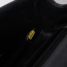Load image into Gallery viewer, 極美品 CHANEL シャネル ミニマトラッセ16 Sフラップ Sチェーンショルダーバッグ 20番台 ココマーク キャビアスキン シルバー金具 中古 4b011818